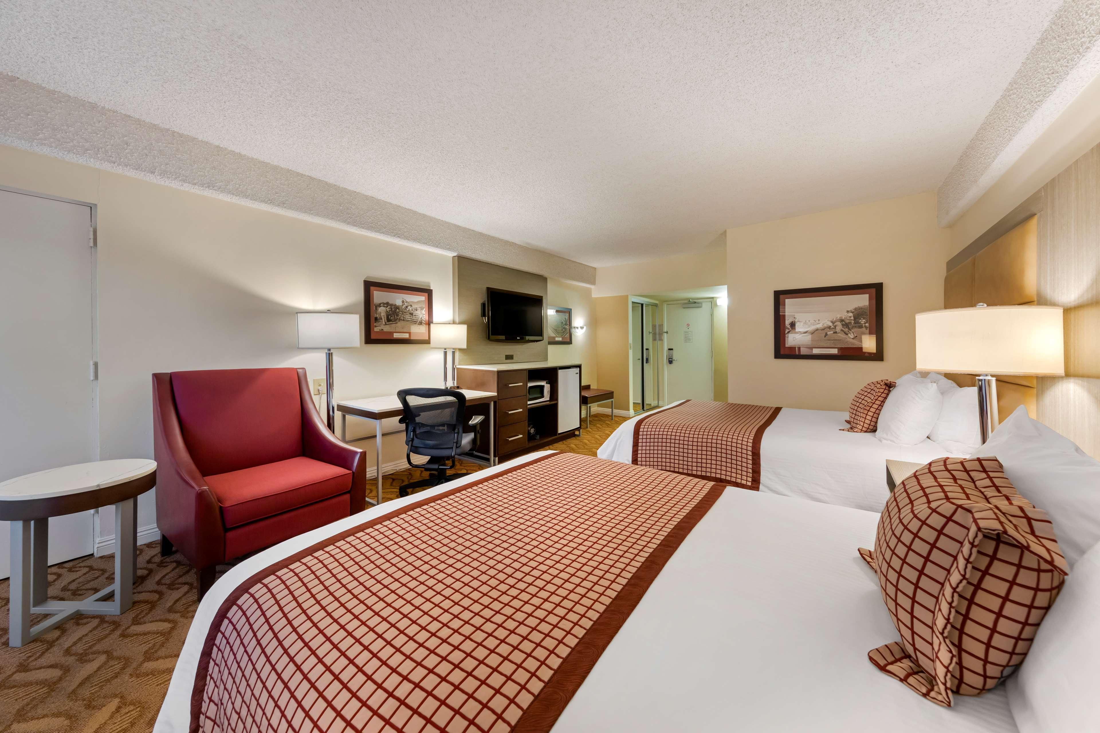 Best Western Plus Thousand Oaks Inn Экстерьер фото