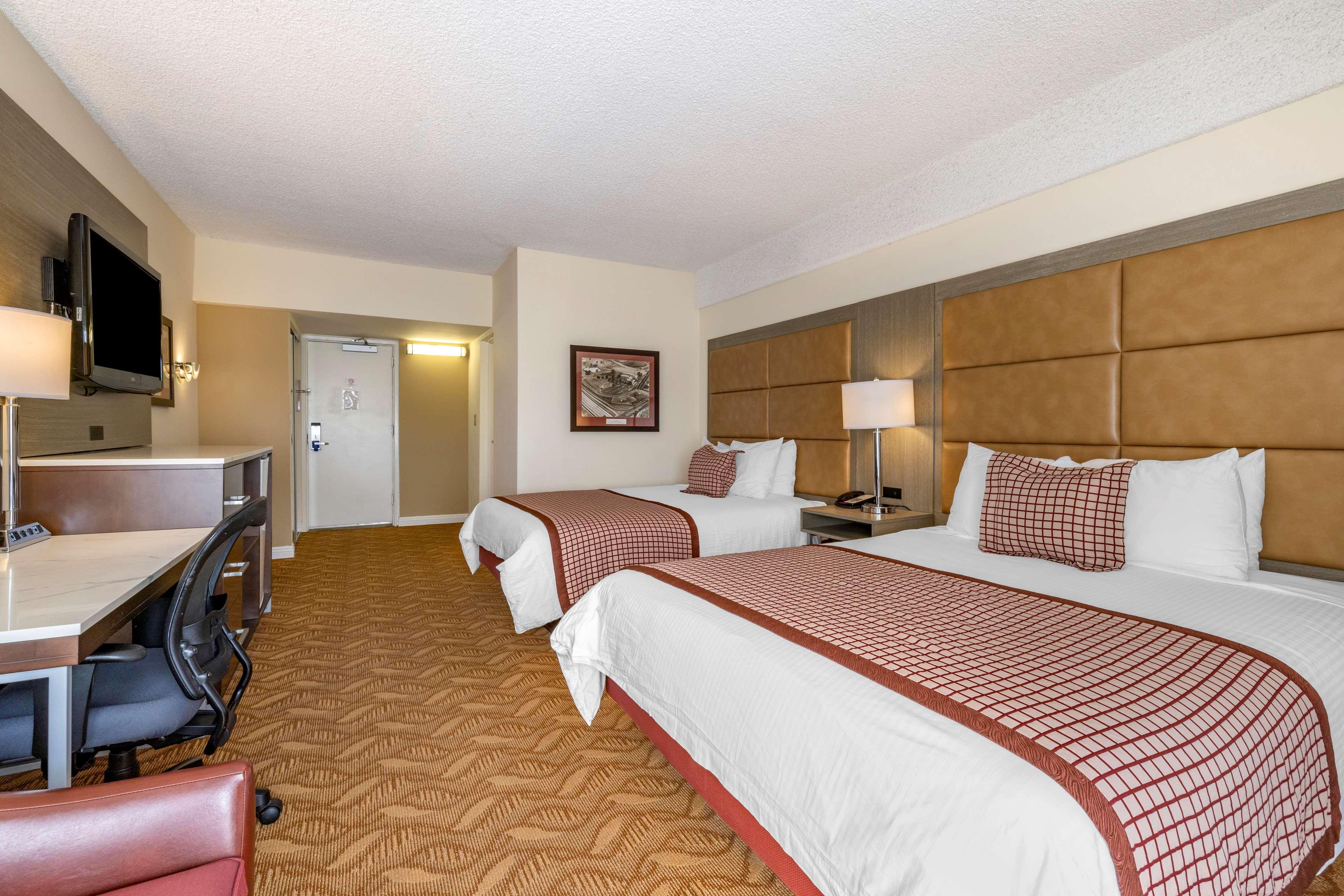Best Western Plus Thousand Oaks Inn Экстерьер фото