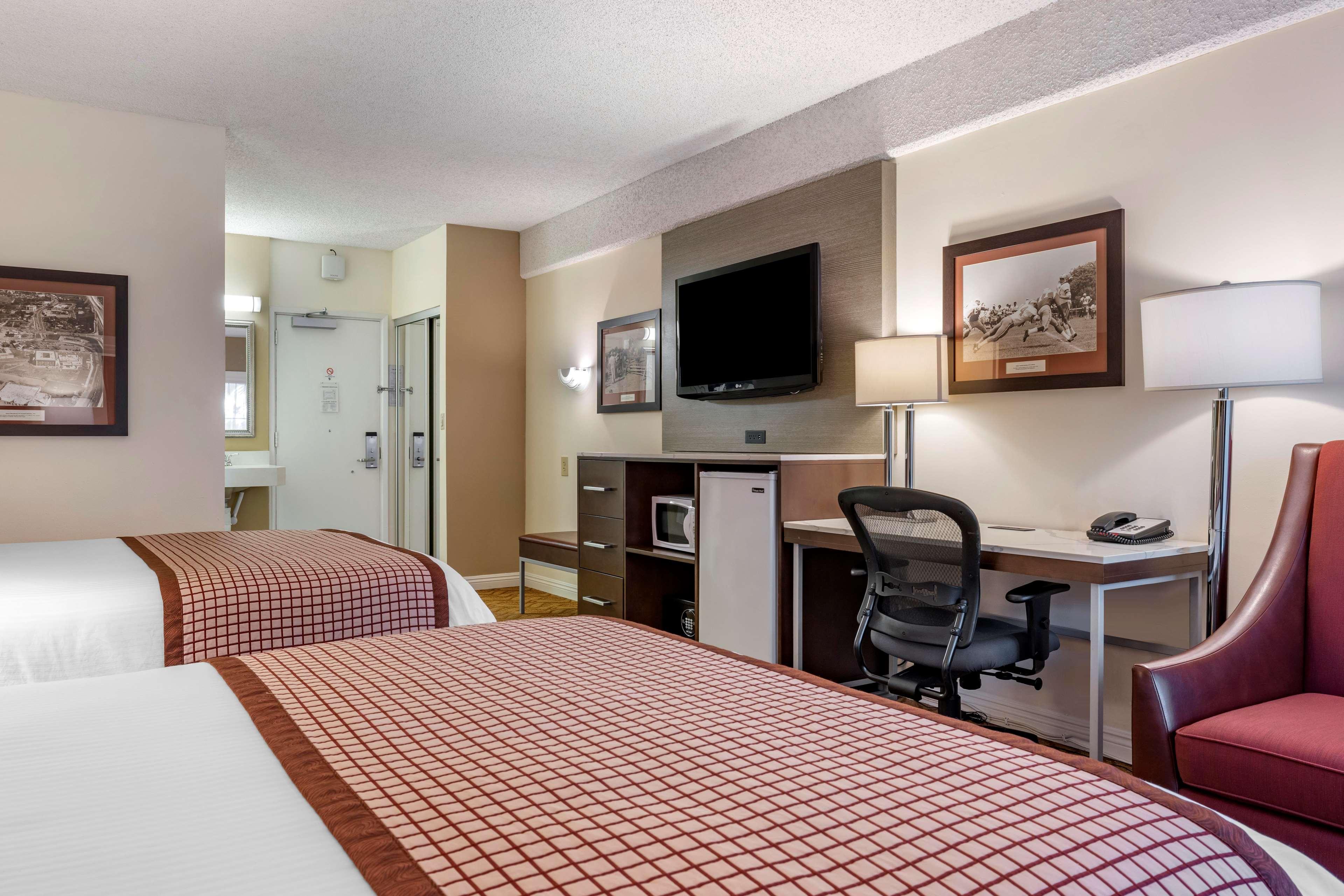 Best Western Plus Thousand Oaks Inn Экстерьер фото